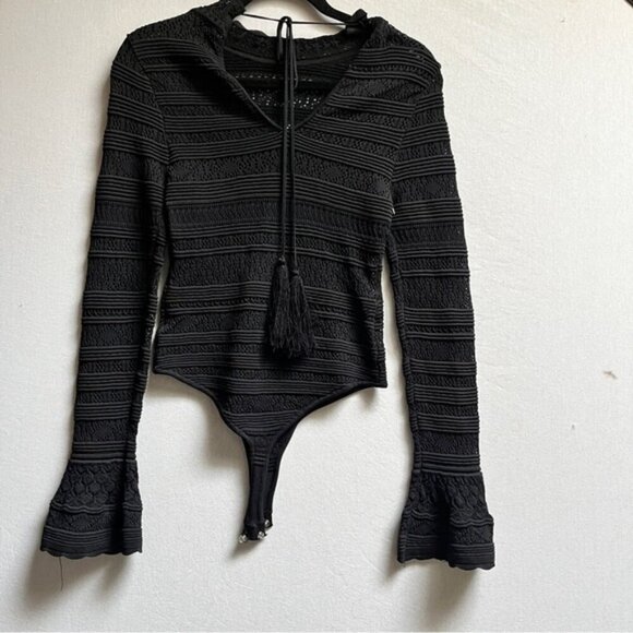 Olivaceous Womens Black Long Sleeve Knitted Lace Bodysuit Sz S - Picture 2 of 9